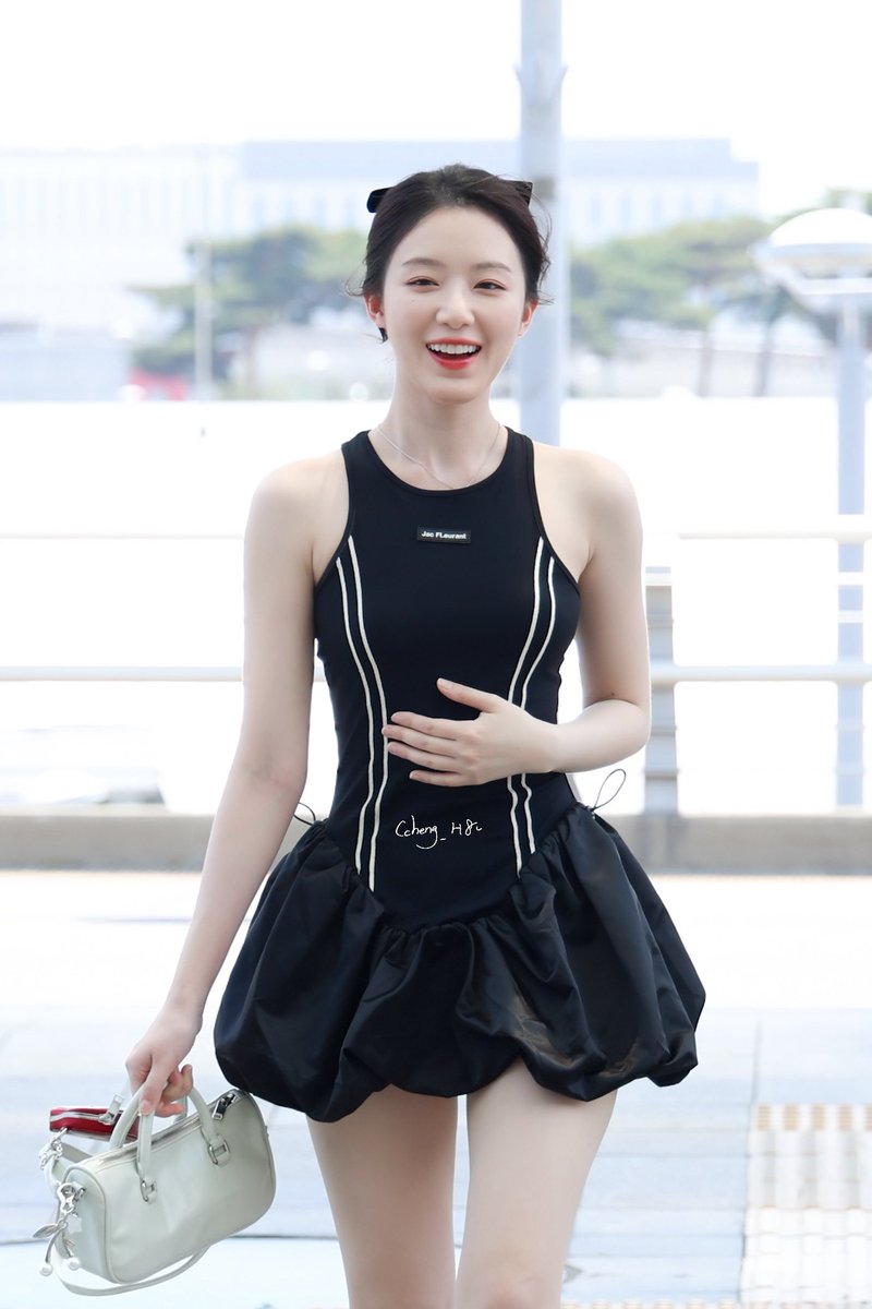 Ccheng_H8's tweet image. 250615
너무 신나요🥰
#슈화 #SHUHUA #舒華
 #아이들 #idle