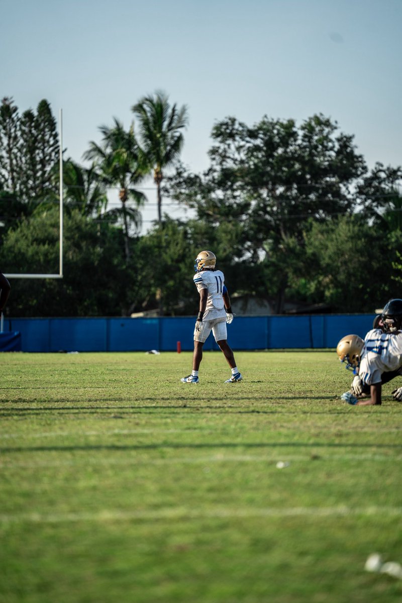 Shawn Quinn Holmes (@quinnh_19) on Twitter photo hudl.com/profile/199864…
Lock me in coaches!!
Position-OLB/LB
Height-6’1
Weight-205lbs
GPA-4.2📚
Two Sport Athlete🏈🏃🏾
386-366-2509📲
fbscholar@icloud.com
<a href="/CoachSquatty/">Coach Bell</a> <a href="/CenFLAPreps/">Central Florida Preps</a> <a href="/COACH386RUSS/">Joshua Russell</a> <a href="/CJTrickett9/">Clint Trickett</a> <a href="/MSUFBRecruiting/">Spartan Recruiting</a> <a href="/GAINSportsLLC/">GAIN SPORTS</a> <a href="/COACH217ROLAND/">Travis Roland</a> hudl.com/profile/199864…
Lock me in coaches!!
Position-OLB/LB
Height-6’1
Weight-205lbs
GPA-4.2📚
Two Sport Athlete🏈🏃🏾
386-366-2509📲
fbscholar@icloud.com
<a href="/CoachSquatty/">Coach Bell</a> <a href="/CenFLAPreps/">Central Florida Preps</a> <a href="/COACH386RUSS/">Joshua Russell</a> <a href="/CJTrickett9/">Clint Trickett</a> <a href="/MSUFBRecruiting/">Spartan Recruiting</a> <a href="/GAINSportsLLC/">GAIN SPORTS</a> <a href="/COACH217ROLAND/">Travis Roland</a>