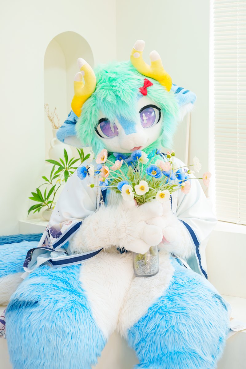 💐

#FursuitEverday #Fursuit #Maru