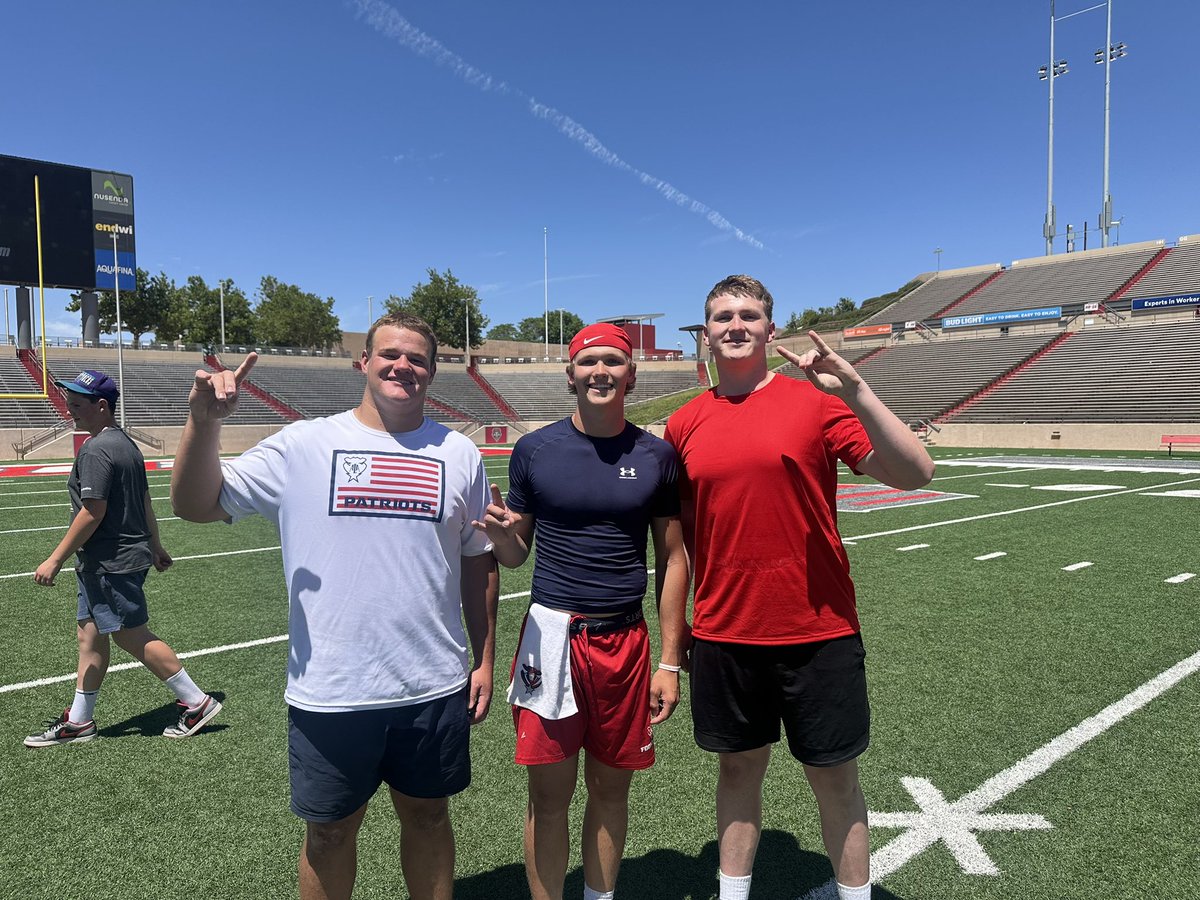 HaydenDavi54's tweet image. Thank you to @UNMLoboFB and all the Coaches and Staff for a great camp! Had a great time and a lot of opportunities to learn and grow as a player. @Coach_CBooth @Coach_Eck