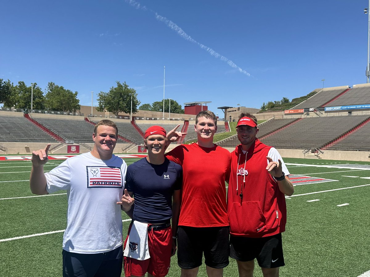 HaydenDavi54's tweet image. Thank you to @UNMLoboFB and all the Coaches and Staff for a great camp! Had a great time and a lot of opportunities to learn and grow as a player. @Coach_CBooth @Coach_Eck
