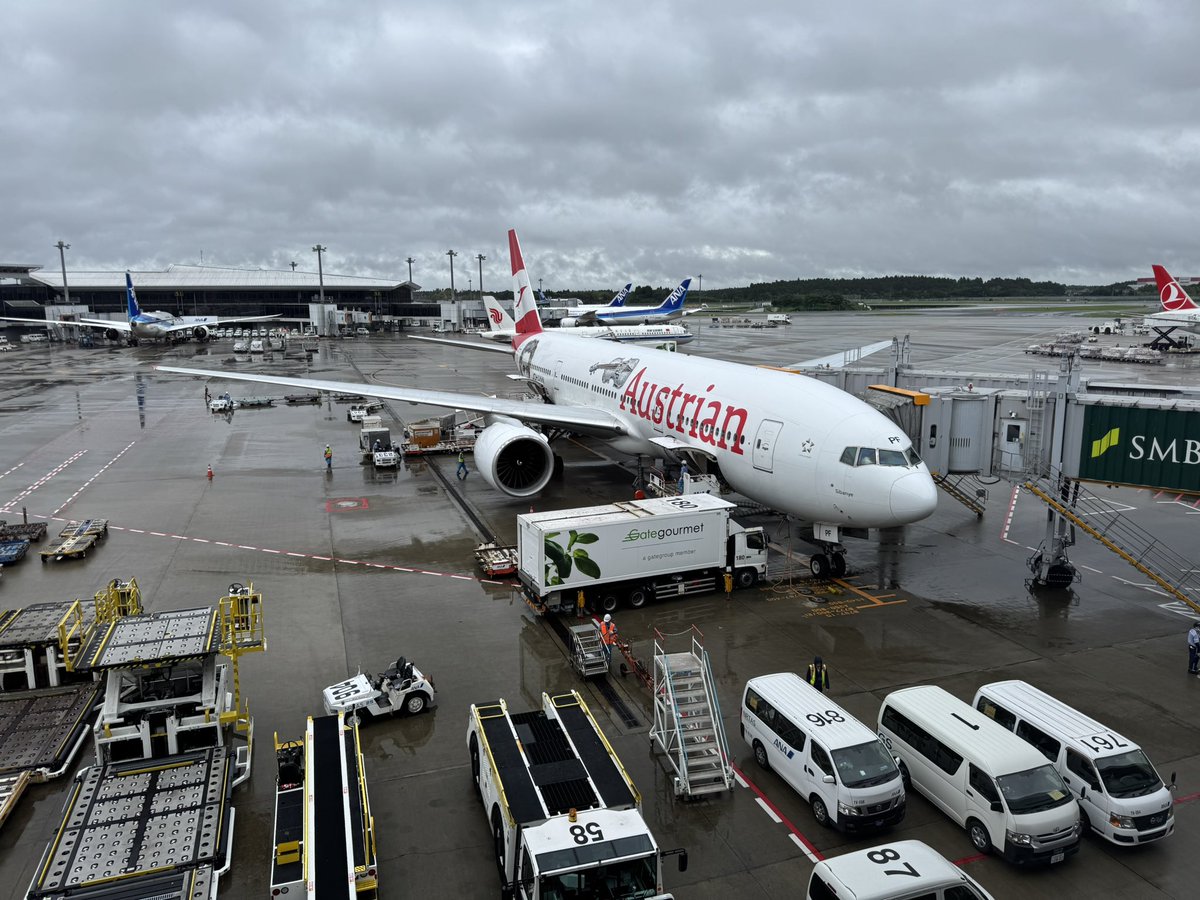 BACK to JAPAN🇦🇲🇯🇵
オーストリア航空の帰り便は初めてだったけど、日本人多め。
空の旅も快適でした✈️