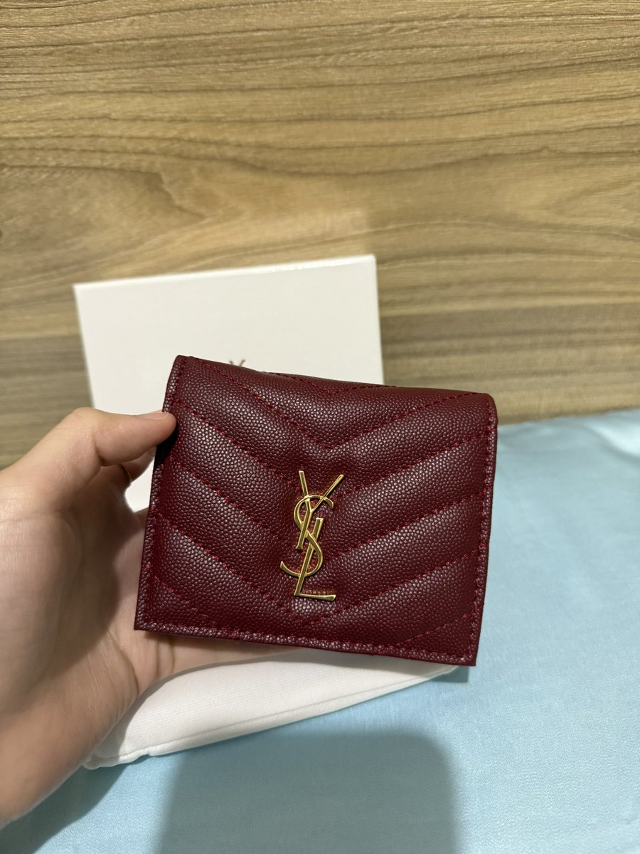 v1ooooo_ tweet media