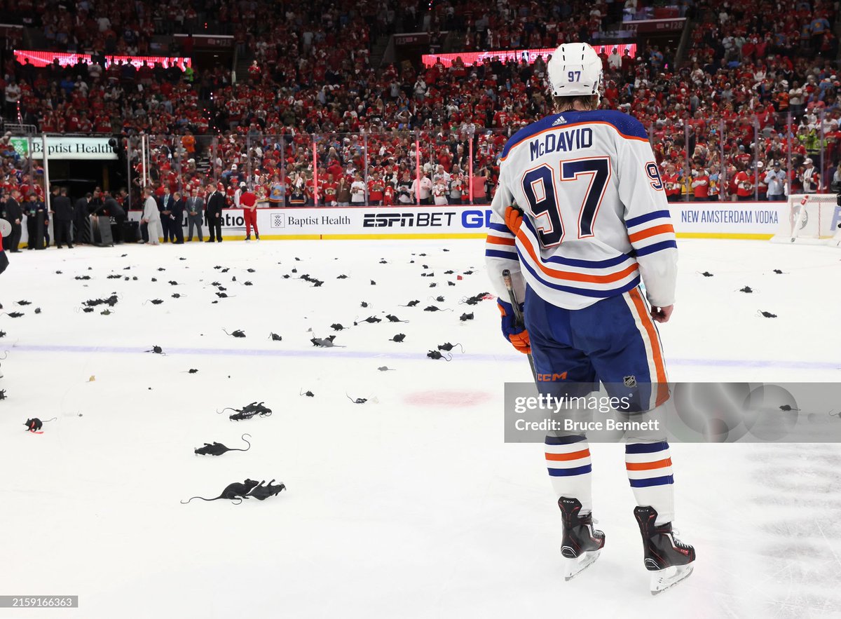 OADSBW's tweet image. Time to dig in.

-

Do you really think Connor McDavid will not have the Best Game;

of his Career, Life, next game, in Game 6?

I have zero doubt, hesitation he won't.

He will. 

-