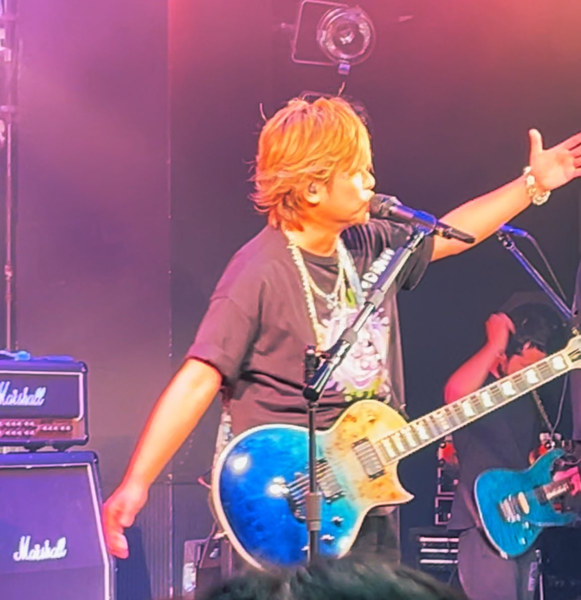 star214ish1229's tweet photo. 光の角度なんだけど、森久保さんに２本のツノ生えてて愛しすぎる
#心裸晩唱
#phase10 https://t.co/gJAMwT2B9J