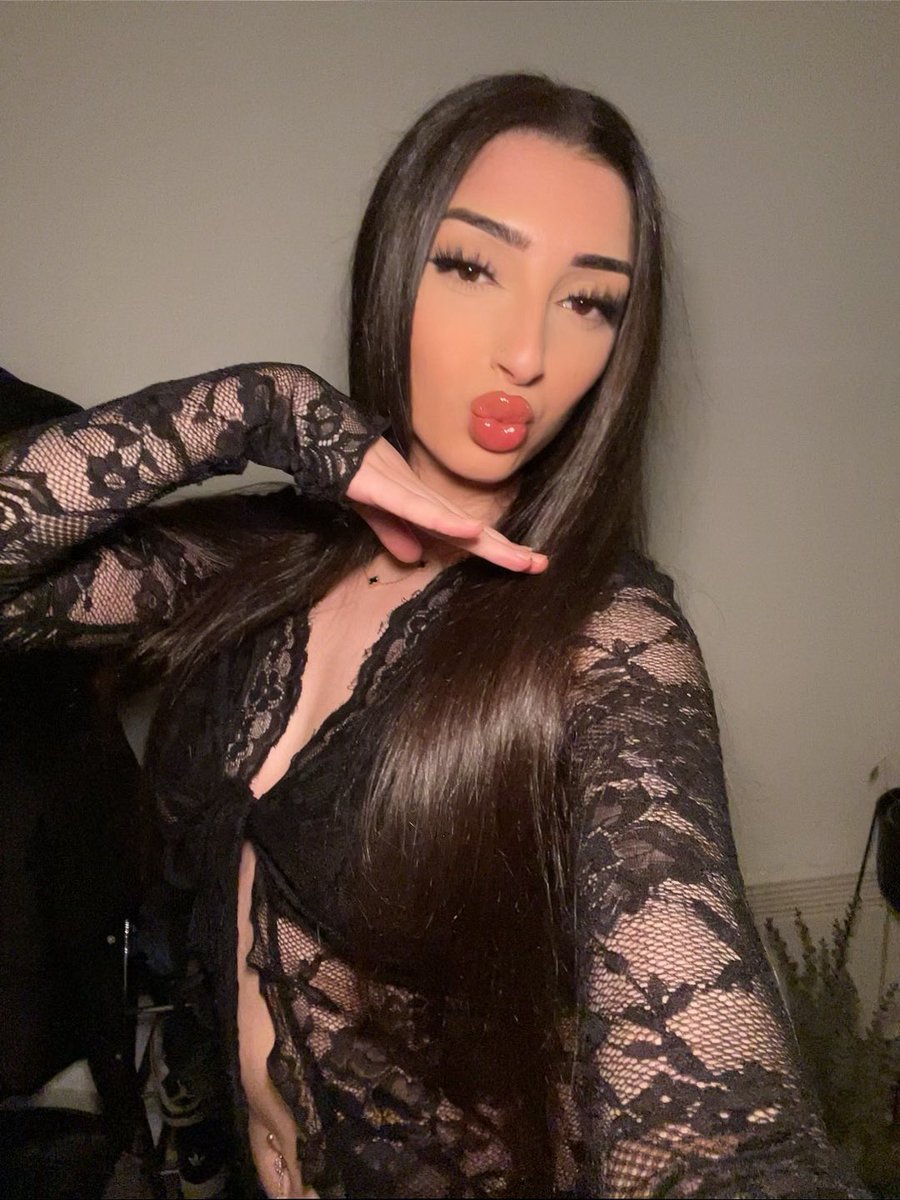 SPOILTGH0ST's tweet photo. where my virgins at? let me tell you in detail why you’ll always be a virgin 😙🤣

•findom femdom ukfindom human atm cashslave sub• https://t.co/WLWgFz1zGF