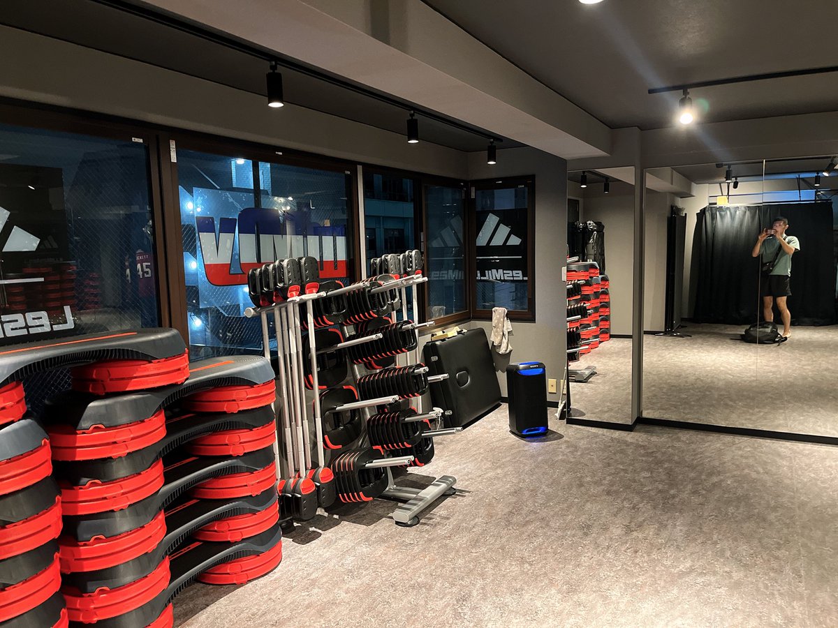 スタジオめっちゃいい感じ...!!!
中野新橋最寄り!!
代表の方もLGBTに理解ある方で何よりでした😁
また詳細日程決まったらレッスン告知します!!

#Lesmills #BODYCOMBAT