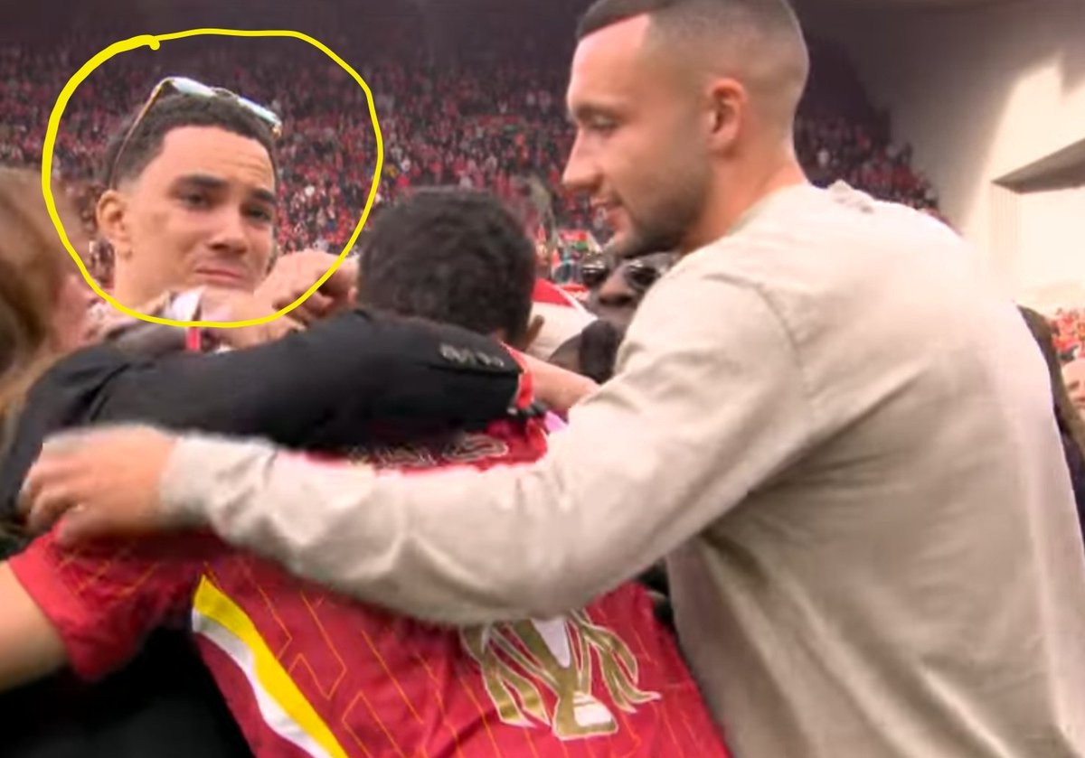 LFC_ID's tweet photo. Lagi rame tentang Tyler Alexander-Arnold. Abangnya Trent.

Gue search, dan baru tau doi tu licensed agent, bahkan jd direktur di agency yg handle Trent, PLG

Pemain lain under manajemen nya PLG ini adalah Hendo, Robbo, Calvin Ramsey, Nat Philip. 

Tuh yang sok" nangis https://t.co/M9Awf7Iq4j