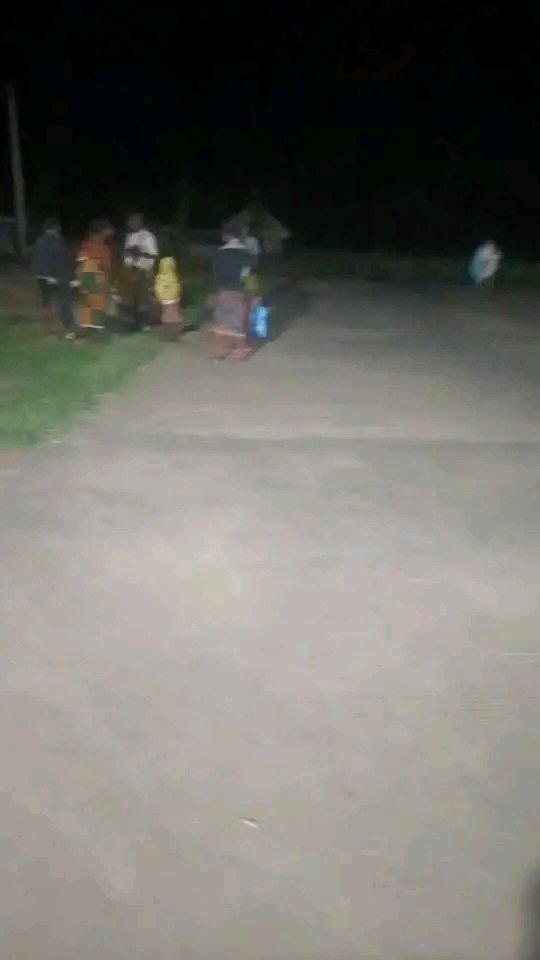 ChuksEricE's tweet image. Gboko Road in Benue State is allegedly under attåck right now💔😢