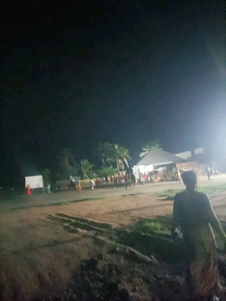 ChuksEricE's tweet image. Gboko Road in Benue State is allegedly under attåck right now💔😢