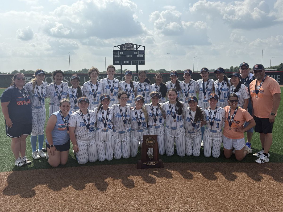 OPRFSoftball's tweet photo. While still on a high of celebrating a great finish to our season, also getting sentimental and sad, that us coaches will never coach @mcarmody2025 @ghronek2025 @MChambers_2025 @jenny_keane15 @EHasapis2025 @juliamattiace18 @SofiaAyala114 and @annatopel17 ever again. What a legacy this class left!