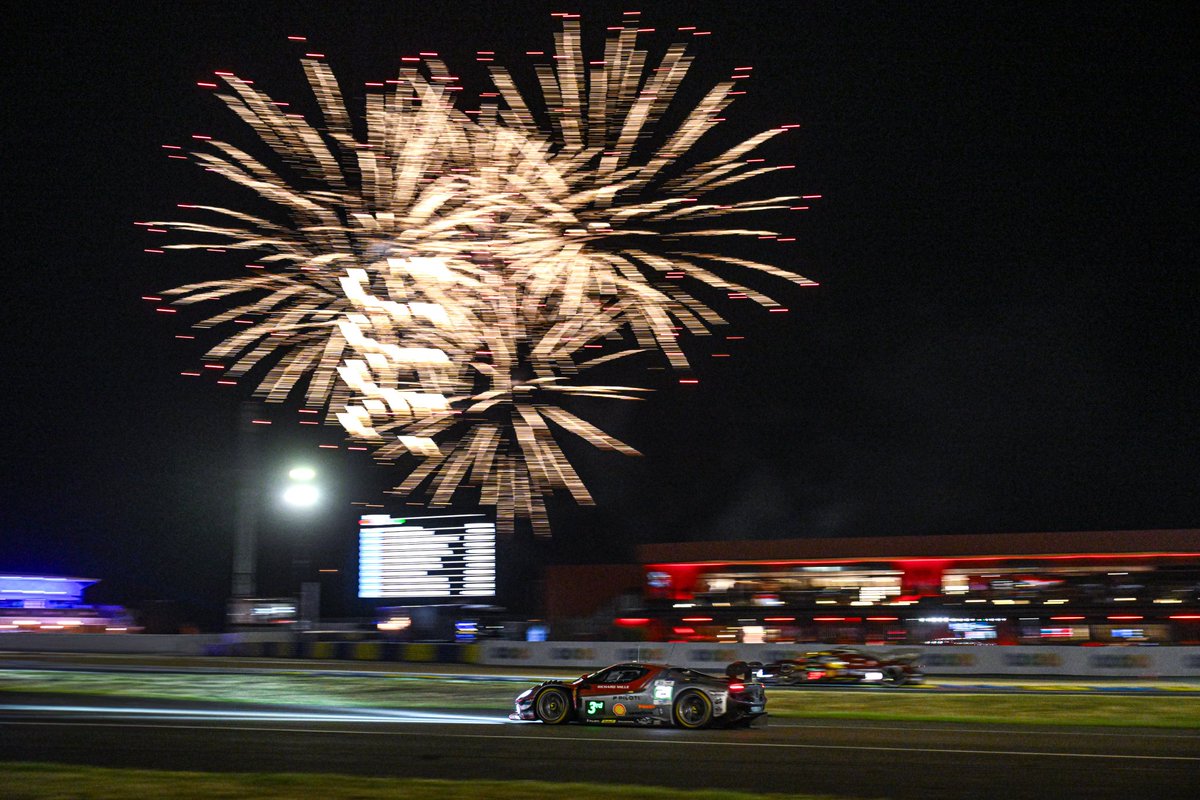 TheWorldofGT3's tweet image. The night portion of the 24 Hours of Le Mans is over!

📸: AMG Motorsport | Ferrari Races | Porsche | BMW Motorsport 
#LeMans24