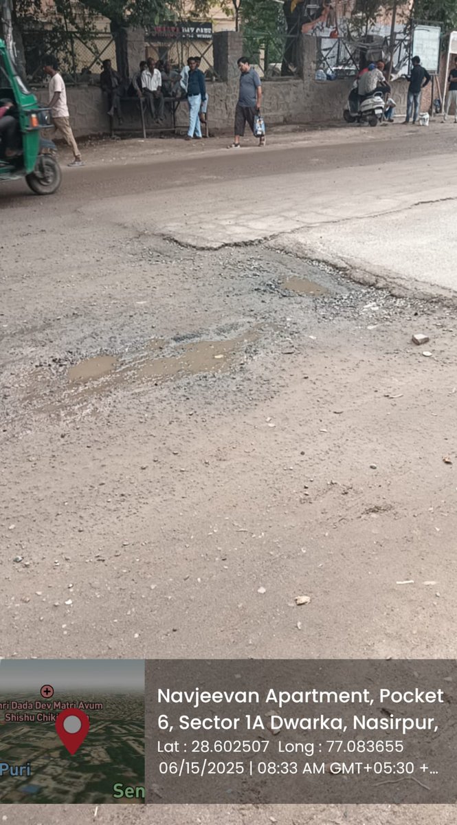 ChandanCSLLB's tweet image. Phots are self explanatory.

 Residents have been facing issues since  3 years. Road conditions are responsible for high pollution, daily accidents, traffic, water logging and approaching the metro.  July is going to be painful if no action is taken.