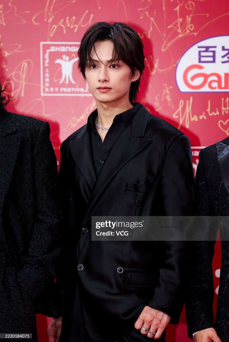^โโกโ^ เฉญ (@moontomeetyou) on Twitter photo Getty images curse WHO ?? Getty images curse WHO ??