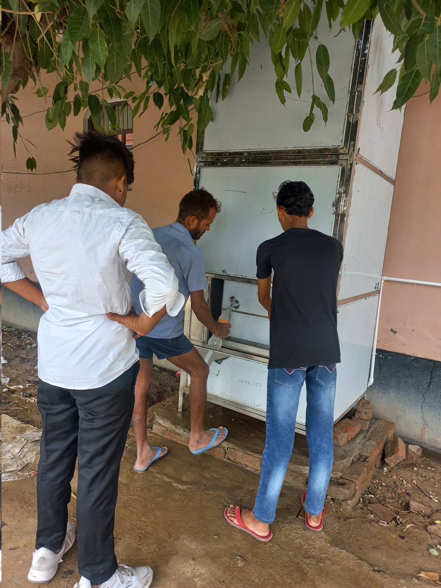 वाटर कूलर के नाम पर बागपत जिले में करोड़ों का घोटाला, लोगों की सेहत खराब कर रहे R o के बिना लगाए गए वाटर कूलर ,  मानकों पर पानी के सेंपल भी फेल। 
<a href="/BagpatDm/">DM Baghpat</a> <a href="/UPGovt/">Government of UP</a> <a href="/CommissionerMe3/">Commissioner Meerut</a> <a href="/myogiadityanath/">Yogi Adityanath</a> <a href="/ChiefSecyUP/">Chief Secretary, GoUP</a>