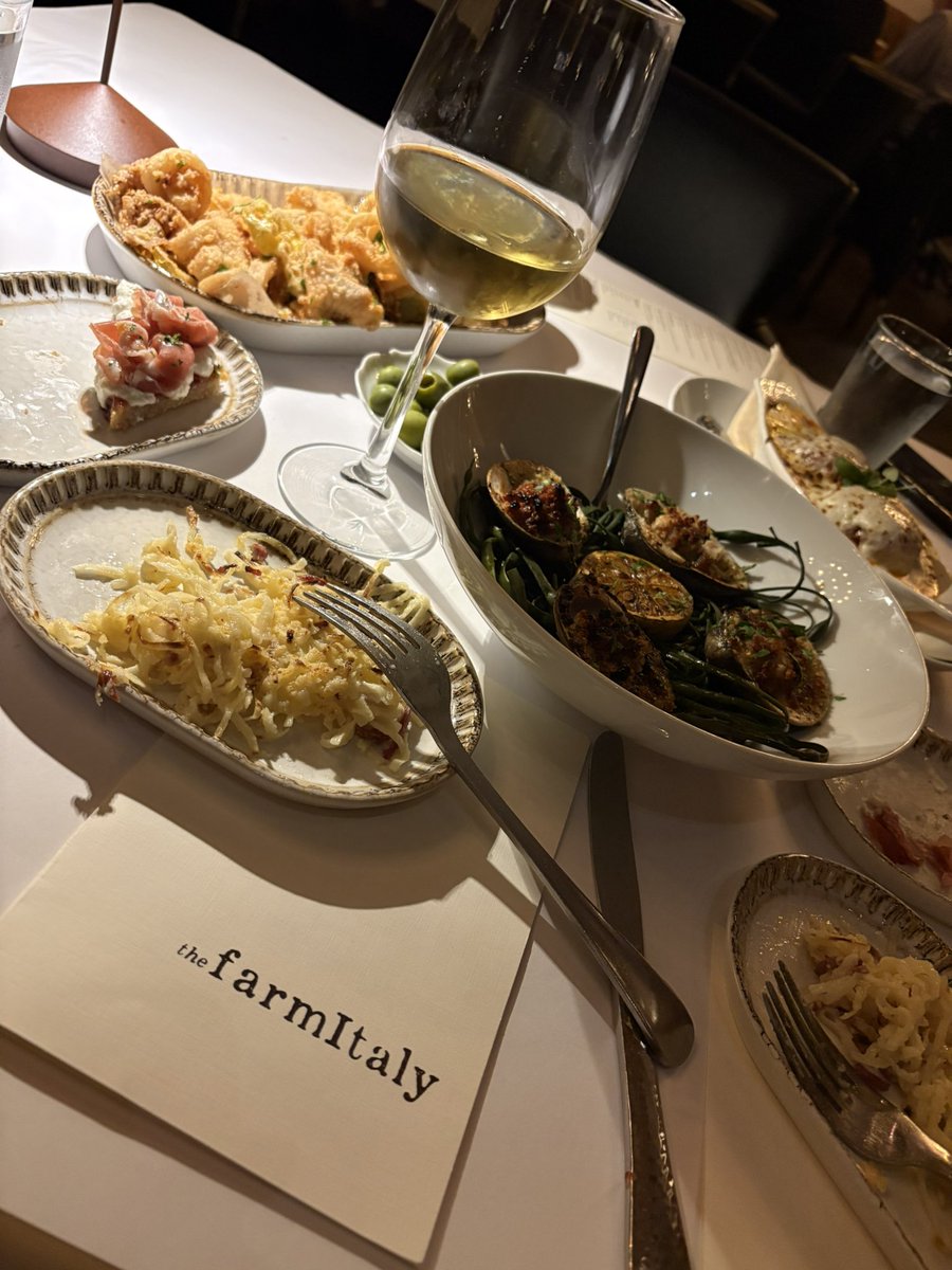 Vinnie Penn (@vinniepenn) on Twitter photo So, #TheFarmItaly at <a href="/MoheganSun/">Mohegan Sun ☀️</a> exceeded ALL expectations!
#food #Foodie #foodieparadise #italianfood So, #TheFarmItaly at <a href="/MoheganSun/">Mohegan Sun ☀️</a> exceeded ALL expectations!
#food #Foodie #foodieparadise #italianfood