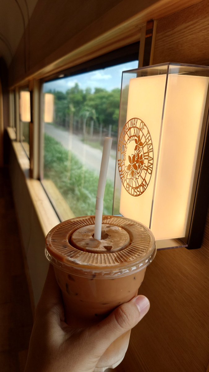 อีพี 7 ทำเรื่องมากจนต้องนั่งรถไฟกลับเอมมาลีไปรอเฝ้าเจ้ามหาชีวิตเผื่อลูกคณินทร์จะโดนจับแยกเพราะเหตุเกิดที่พี่ชรัญขออาจเอื้อม🫣🙏🏻

BEYOND THE CALL OF DUTY
#TheNextPrinceEP7 #RoyalBlossomTrain 
<a href="/Guard92315/">GK with Mr.H 😵‍💫 กลับมาแล้วจ่ะ</a> ขอบคุณที่พากลับเอมมาลีนะคะ🩷