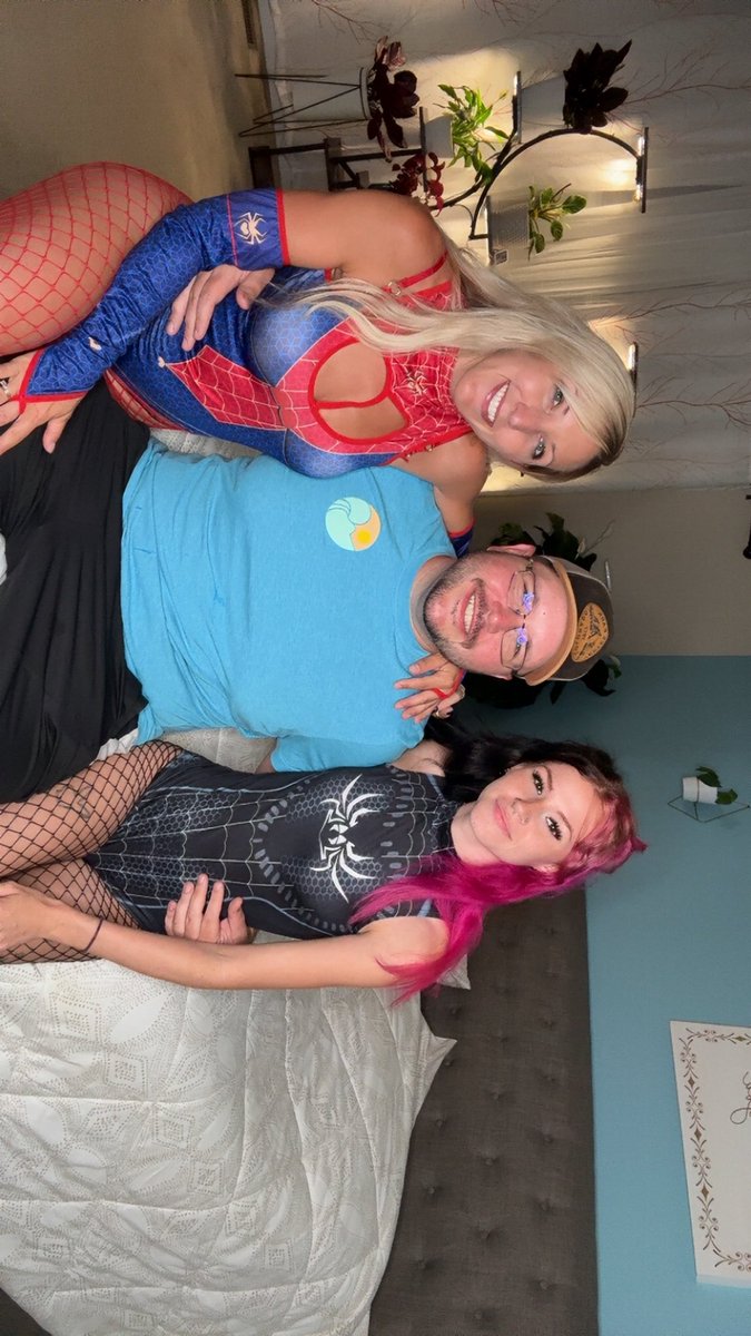 DrewSwingz's tweet photo. My week is was pretty fuckin’ good. 
@ErikaSwingzNSFW @starfire_onedge https://t.co/o8u613xpYg