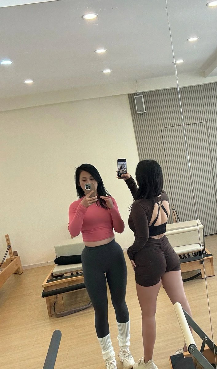 大屁股大奶子
#大屁股 #肥臀 #健身婊 #反差婊的日常生活 #反差婊