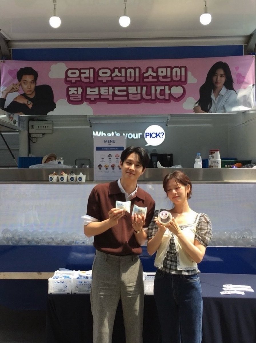 _somixn's tweet photo. 메리랑 우주 왓다// 우멜아 언넝 오거라♡ https://t.co/fkOIavUM6O