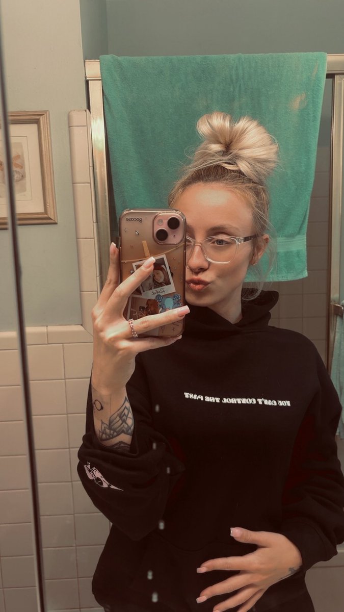 Day 16 of tweeting <a href="/tacobell/">Taco Bell</a> until they sponsor me 🌮 🤍 

Also peep the new fav hoodie from <a href="/GingerAleShop/">GINGERALEPOPSHOP</a> 🤪🥰