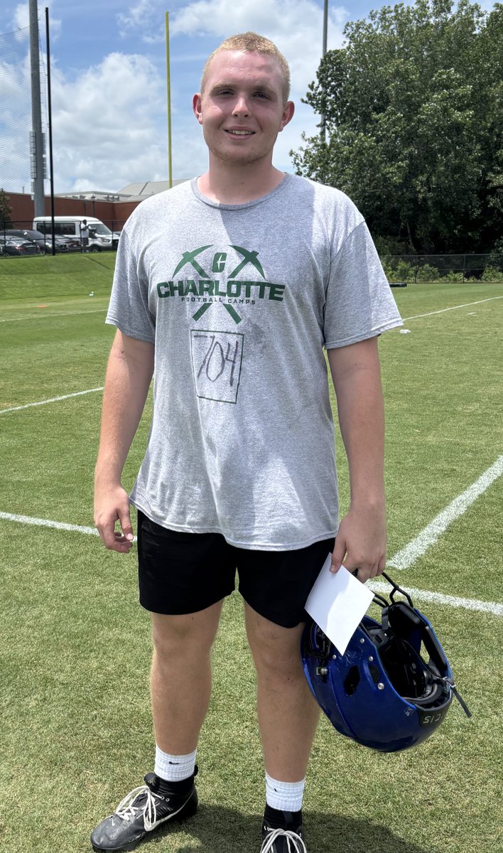 MasonHolt27's tweet image. Had great coaching @unccharlotte big man camp today.  Thank you @arudolph53 and the OL staff.