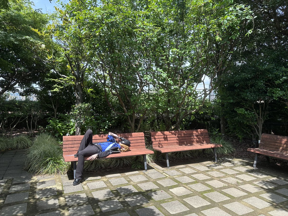 あつくてしんでる