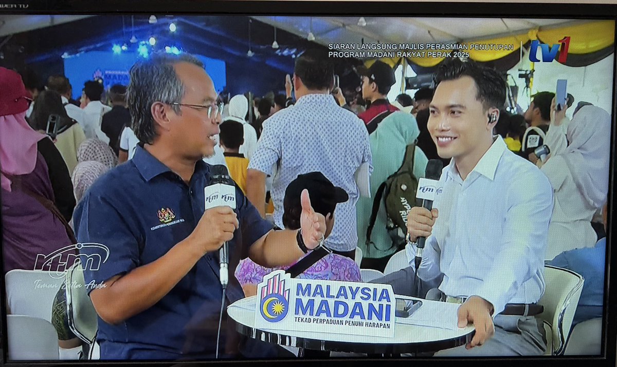 Salam Datuk <a href="/suhaimisulaiman/">Suhaimi Sulaiman</a> tak guna tema HKHM 2025 - Rakyat Disantuni? 

Logo MM Tekad Perpaduan Penuhi Harapan pada pengacara ni tema HKHM2023 tak silap. Ni xover PMR Perak 2025.