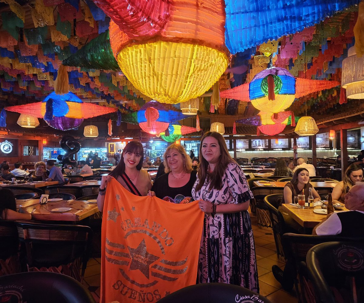 Mary_Palacios_A's tweet image. Llegamos @_CarlosRivera listísimas para #AuditorioTelmex #CreandoSueños #CarlosRiveraXX cierre de gira 💔