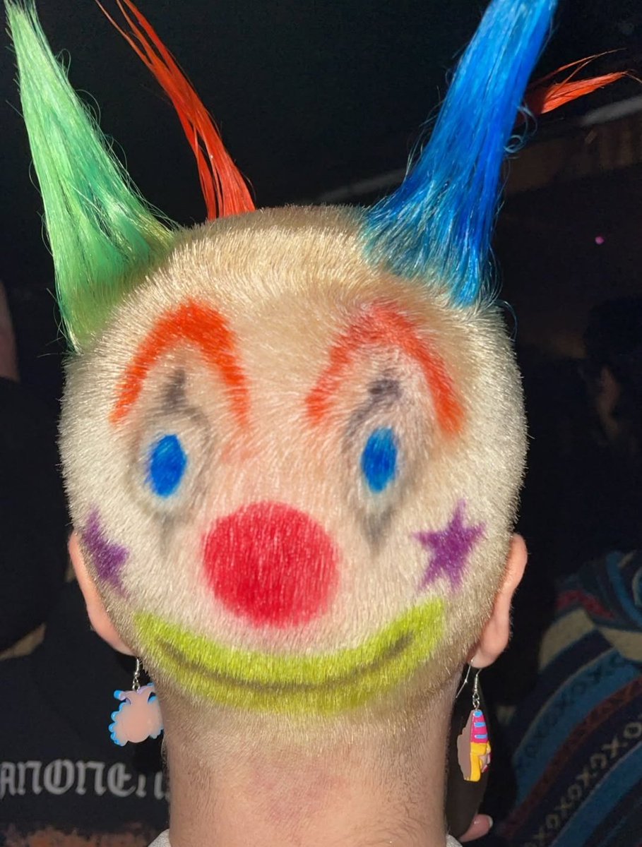 IKuntrol's tweet photo. New clown fit dropped btw babe wake up!!! 🃏 https://t.co/pQdYkkJVjZ