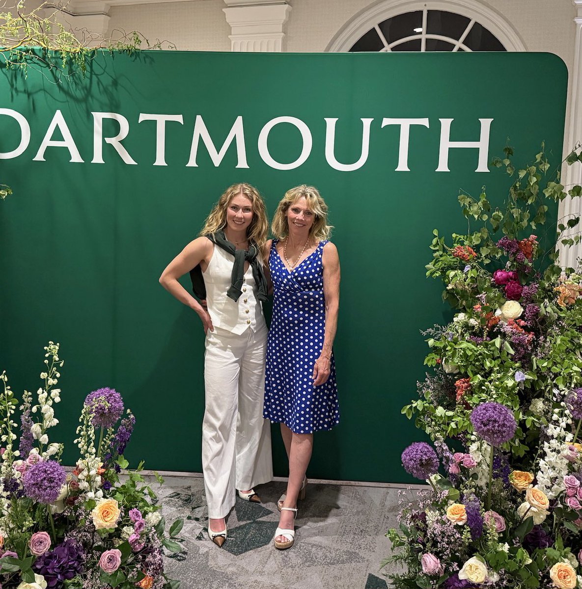 Mikaela Shiffrin ⛷️ (@mikaelashiffrin) on Twitter photo 📍 <a href="/dartmouth/">Dartmouth 🌲</a> 📍 <a href="/dartmouth/">Dartmouth 🌲</a>