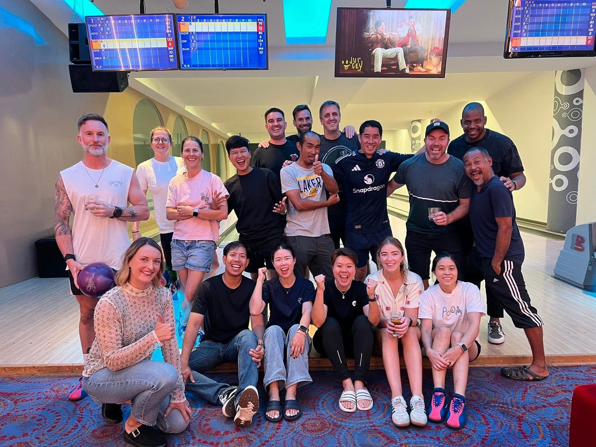 LockettMeg's tweet image. Feeling so lucky to work with such amazing people, this photo is full of joy! I learn so much from each of you. My everyday heroes! Grateful for 8 wonderful years teaching at a school I love. School’s out for summer… time to rest and recharge 🔋#physed #peteam #peteacherbangkok