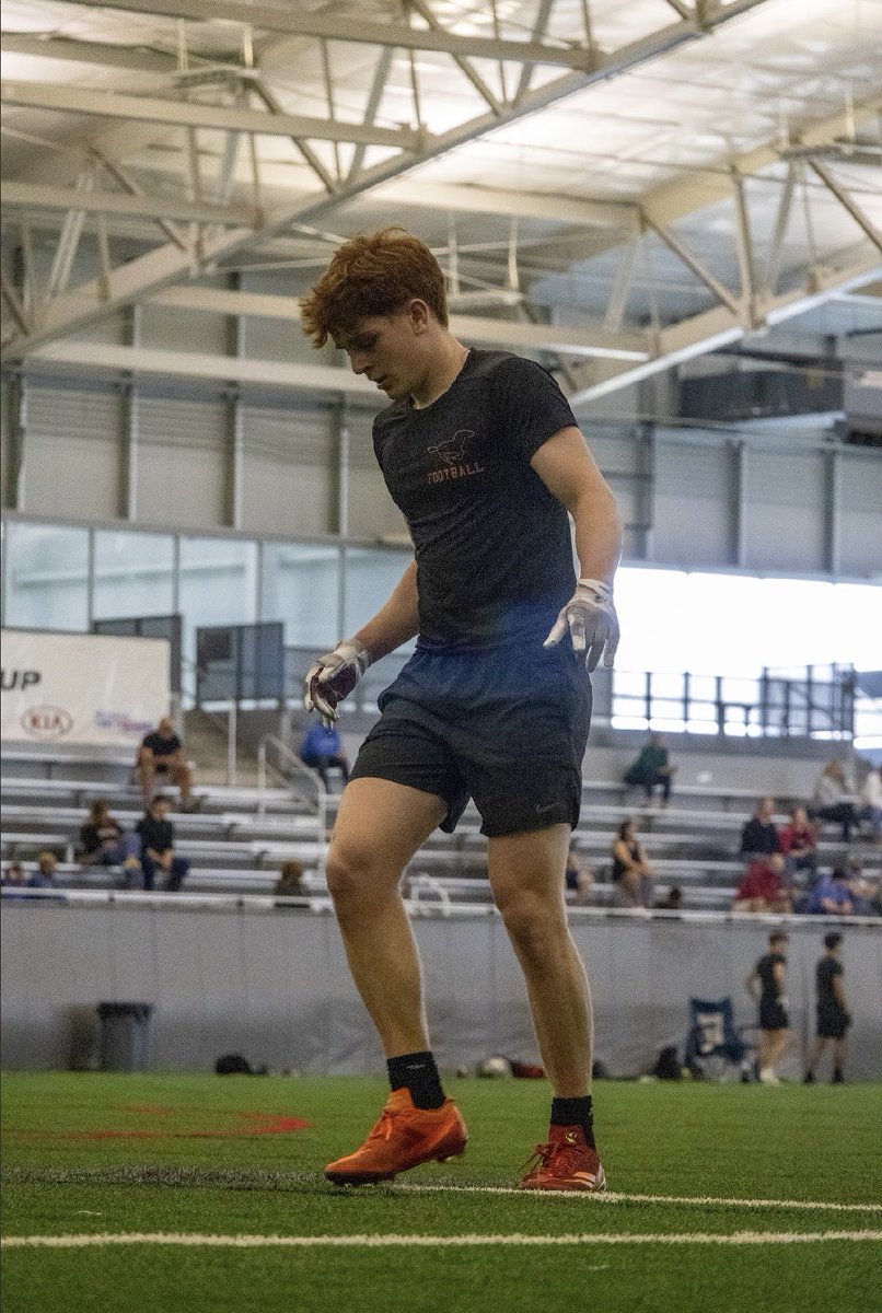 Anton Hildebrandt 

6’0

Northville Highschool

3.86 Gpa 

WR, S

248-795-9747

antonph@icloud.com

Class of ‘27

Excited to build relationships!!