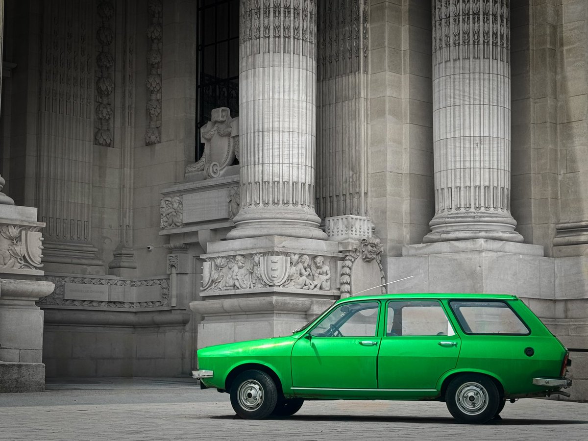 Renault 12 Break in Parijs!