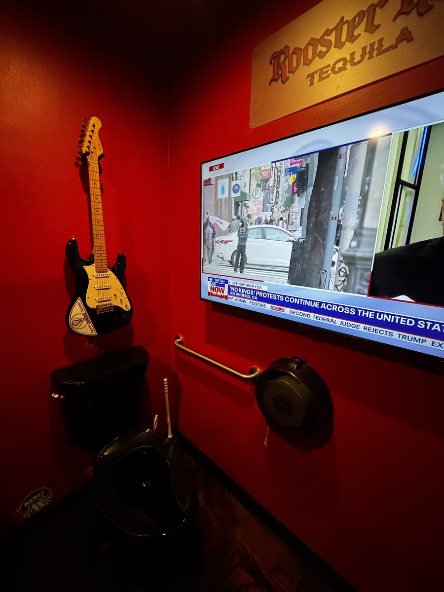 JimBurch's tweet photo. @ClueHeywood curious if you’ve strummed this guitar in the Liberty Tavern men’s room and/or beat someone’s ass with it https://t.co/bl4WD2kBq3