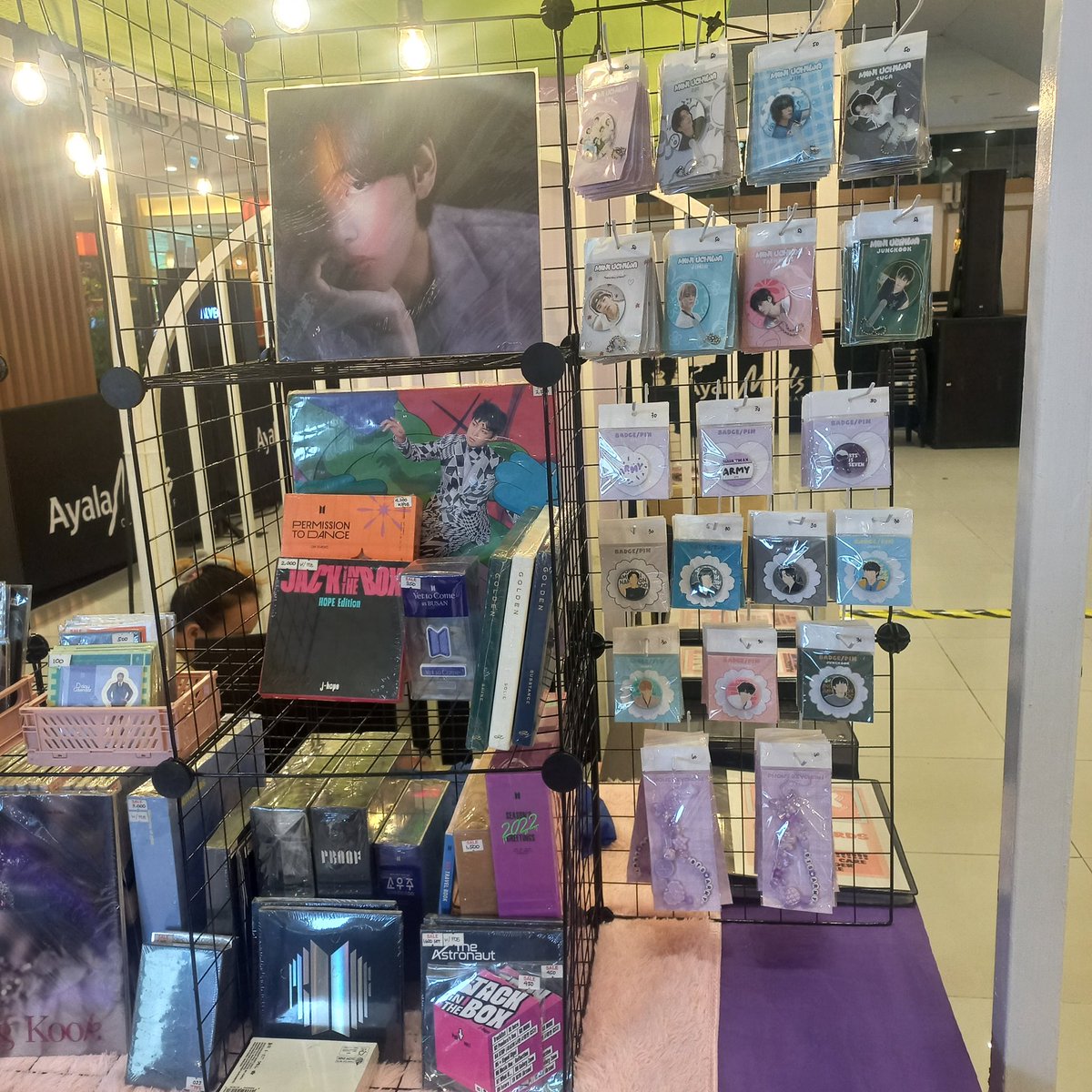 dbkshop's tweet photo. Here At Ayala Malls Cloverleaf for Bangtan Fest Ph 💜

#BTS https://t.co/ksvXrce0gv