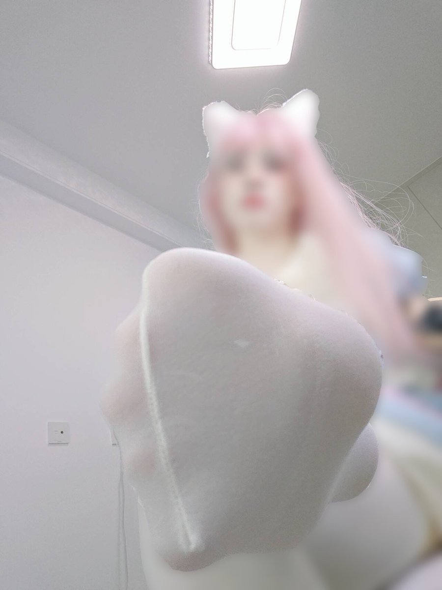 xiaoyushens2's tweet photo. 奴隶不配看主人身上的其他地方哦 https://t.co/QyLsVP4xUD
