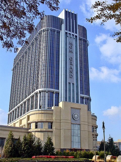 NEO-ART DECO: The MGM Grand Detroit, 2007, 1777 Third Street, Detroit, Ml 48226, USA 🇺🇸 
Architects: Hamilton Anderson Associates, in joint venture with SmithGroup. The lead architects were Thomas Sherry (Hamilton Anderson) and Paul Tonti (SmithGroup).
(Photo by hudkina)