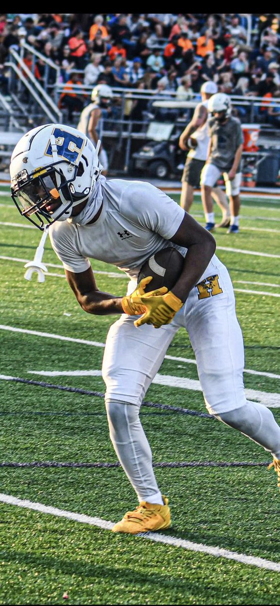 C/O 27
Hedgesville Highschool, WV
Height- 5,9
Weight- 165
40- 4.53 (stopwatch) ⚡️
Shuttle- 4.25  (stopwatch) ⚡️
🚨Rising Junior🚨
Vert- 32 💼
Head Coach- <a href="/MatthewFairclo4/">Coach Faircloth</a> 
WR Coach/Offensive Coordinator- <a href="/ZakKerns5/">Zak Kerns</a> 
Sophomore Year Film⬇️
hudl.com/v/2PsETk