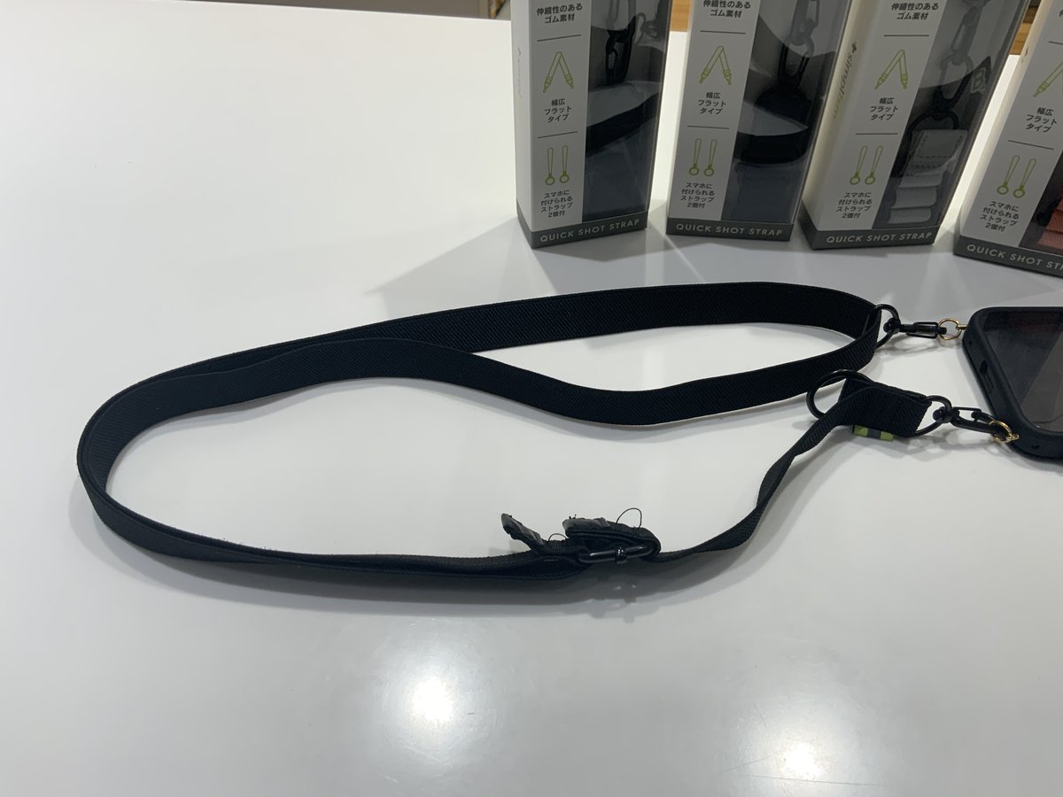 bparkplus's tweet photo. 【📢商品紹介📢】
Simplism QUICK SHOT STRAP
快適にスマホを持ち運べるショルダーストラップ。
肩掛け・首掛けで使えて、長さ調整もワンタッチ。
洗えて丈夫な素材で毎日使いやすいのでギフトにおすすめ!!
身軽に動きたい人にぴったりのアイテムです📱✨
#アリオ柏 #Apple専門店 #simplism #父の日 https://t.co/cOIrR6PafY