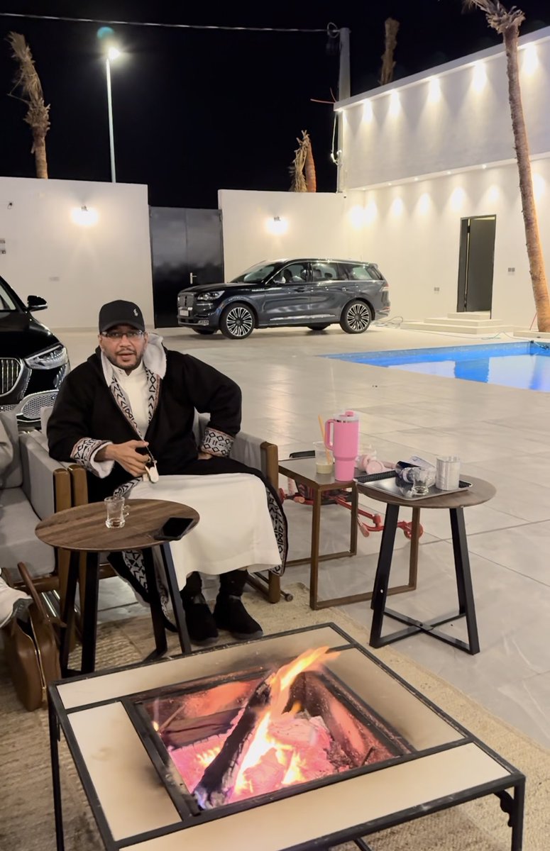 la6efah2's tweet photo. لله درُّ ذالك الوجه البشوش والقلب الطيب كم يفتقده قلبي ….رحمك الله ياأخي وجعل الفردوس منزلك ووالدي يارب العالمين …اللهم أجبر قلبي 💔.. https://t.co/LYwdzyyXEb