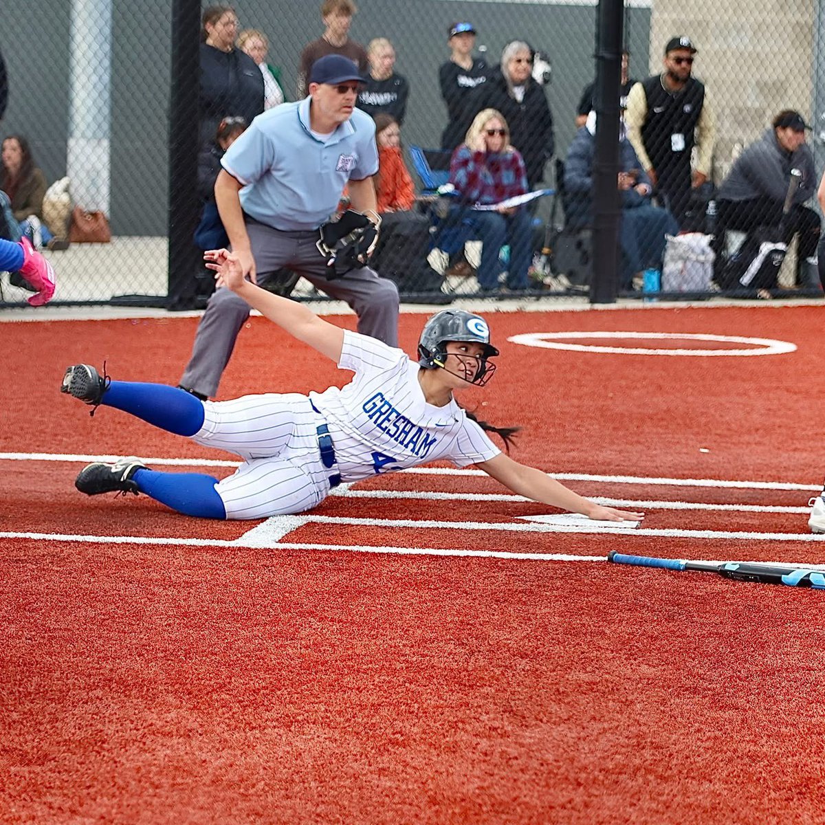 Maddy_saga08's tweet image. I'm honored to be named OSAA Athlete of the Week. #grateful 🥎💙#greshamHighschoolJuniorSeason