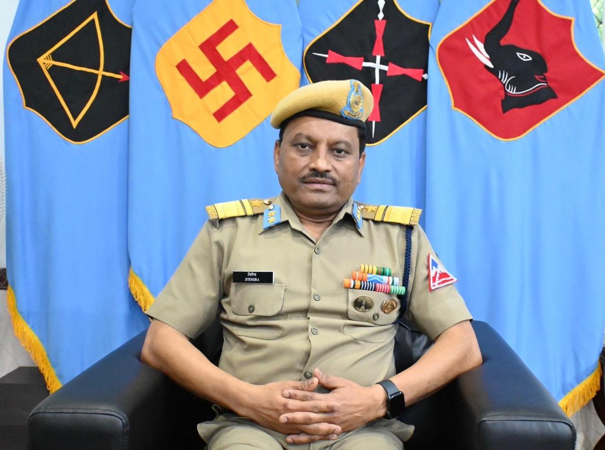 Hani__Jain's tweet image. बीआरओ पूर्वी मंडल के एडीजी के तौर पर जितेंद्र प्रसाद ने संभाला पदभार
Assam: Jitendra Prasad takes charge as ADG of BRO’s Eastern Sector
.
.
.
#guwahati #bro #borderroads #adg #bro #arunachal #northeast