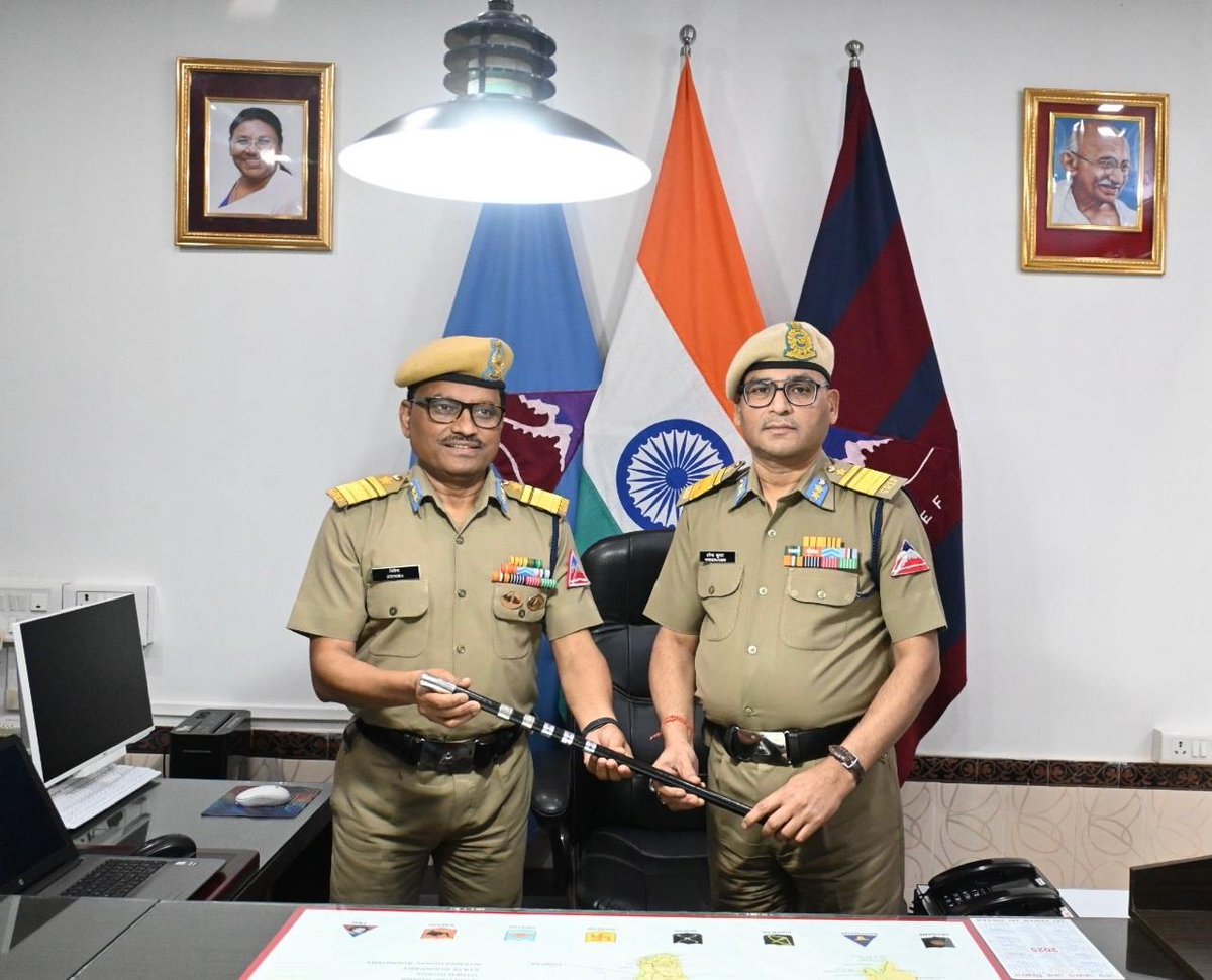 Hani__Jain's tweet image. बीआरओ पूर्वी मंडल के एडीजी के तौर पर जितेंद्र प्रसाद ने संभाला पदभार
Assam: Jitendra Prasad takes charge as ADG of BRO’s Eastern Sector
.
.
.
#guwahati #bro #borderroads #adg #bro #arunachal #northeast