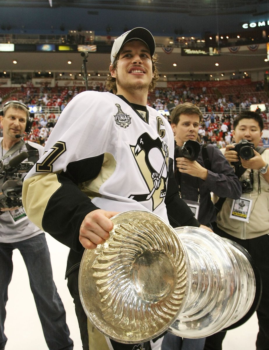 A gentle reminder that in 2009, Sidney Crosby and the Penguins went down 3-2 in the series after being blown out in Game 5... 👀