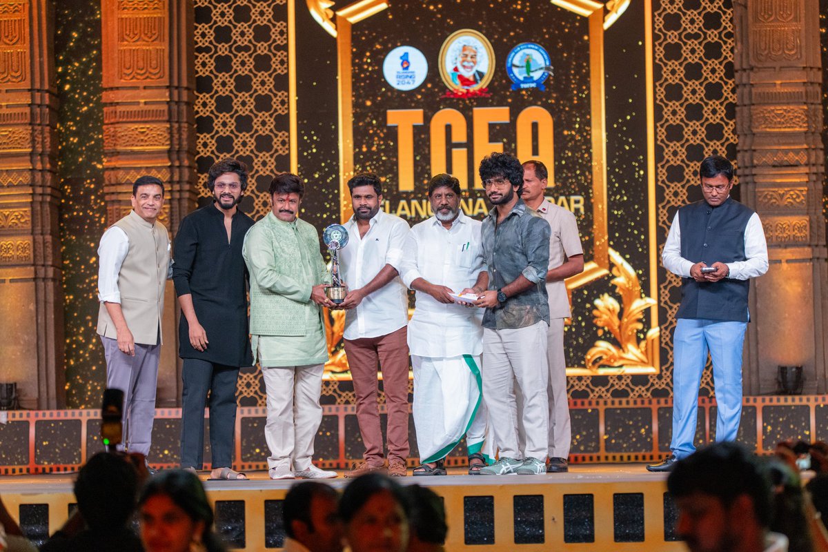 Primeshow Entertainment (@primeshowtweets) on Twitter photo Receiving the Gaddar Telangana Film Award for #HanuMan is an emotional moment of pride for our entire team ❤️
A big thank you to the Telangana Government, Hon’ble CM <a href="/revanth_anumula/">Revanth Reddy</a> garu, <a href="/KomatireddyKVR/">Komatireddy Venkat Reddy</a> garu, <a href="/Bhatti_Mallu/">Bhatti Vikramarka Mallu</a> garu and the jury for recognising our heartfelt Receiving the Gaddar Telangana Film Award for #HanuMan is an emotional moment of pride for our entire team ❤️
A big thank you to the Telangana Government, Hon’ble CM <a href="/revanth_anumula/">Revanth Reddy</a> garu, <a href="/KomatireddyKVR/">Komatireddy Venkat Reddy</a> garu, <a href="/Bhatti_Mallu/">Bhatti Vikramarka Mallu</a> garu and the jury for recognising our heartfelt