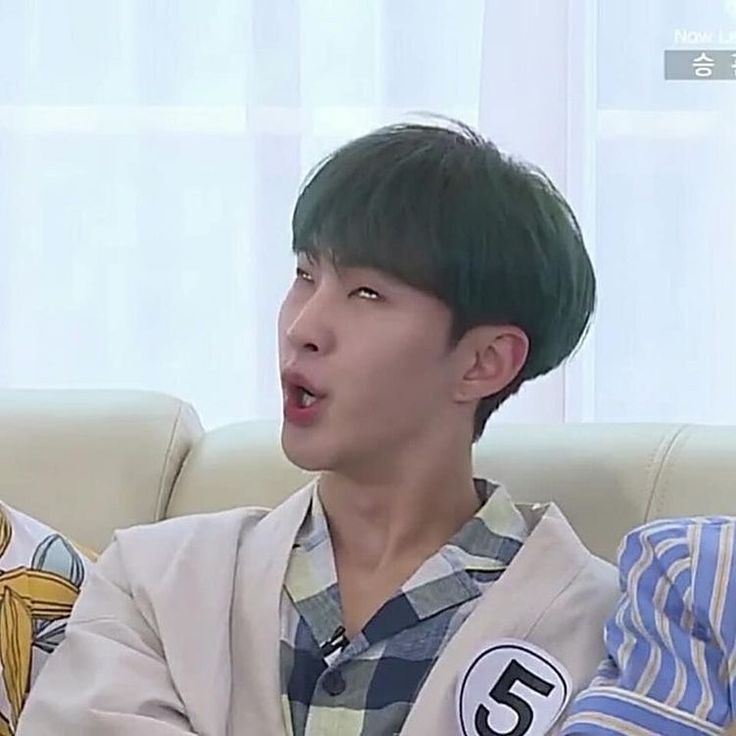 eljiehoon's tweet photo. Happy birthday nyong 🎊🎊🎊
@toffuw @sofnyoung @soonyongd @XVllH0SHI @_hoshis_ @Ssvthosh @Kqwonn @wealllieoonn https://t.co/0ex0fLqx3h