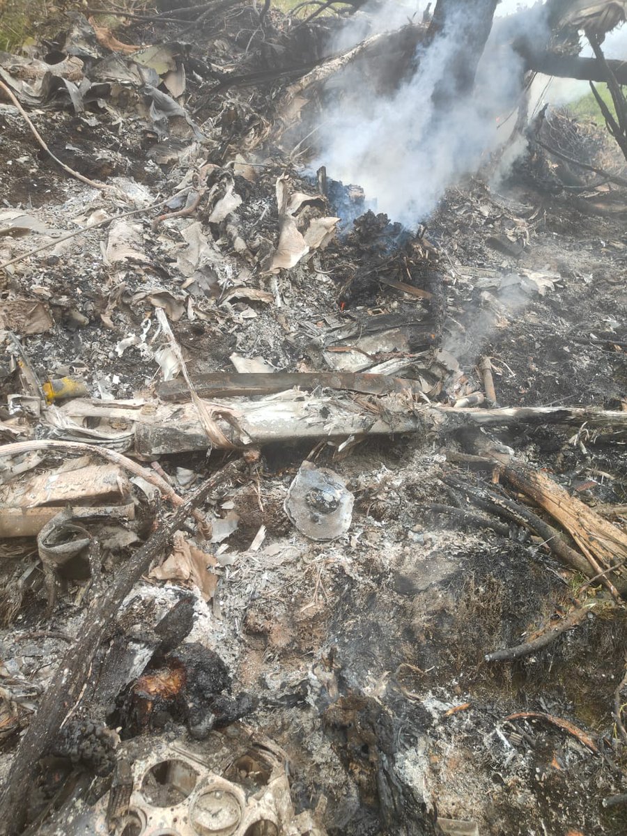 🚁 केदारनाथ हेली क्रैश 🚨 | SDRF टीम घटनास्थल जोरसी (गौरीकुंड से ऊपर) पर पहुँची — क्रैश हुआ हेलीकॉप्टर पूरी तरह जल चुका, सभी 7 शव बचाव टीम द्वारा रिकवर कर लिए गए | SDRF, NDRF व जिला पुलिस राहत कार्य में लगे | 🙏
 #SDRFUttarakhand #HelicopterCrash