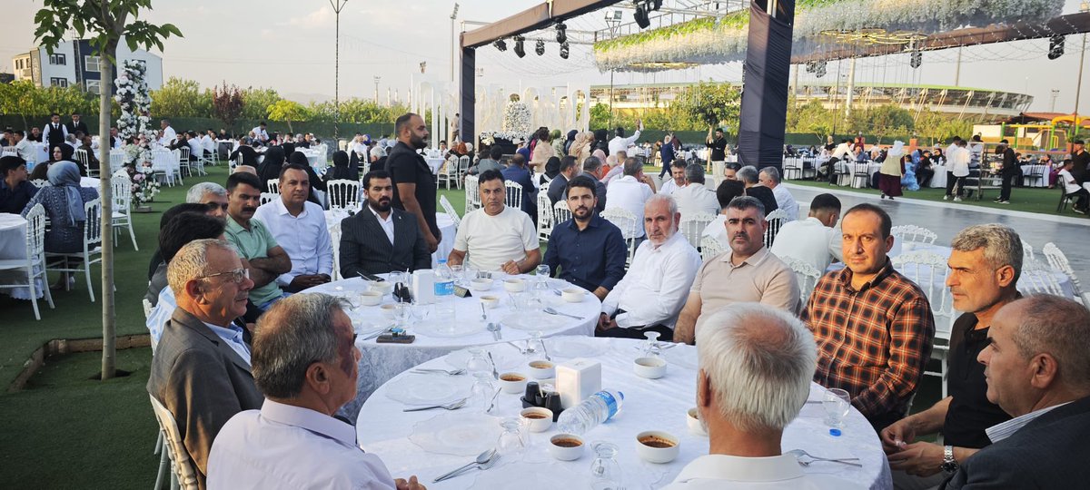 📍 Düğün Dernek

Haliliye İlçe Başkan Yardımcımız Mustafa Türkmenoğlu’nun kardeşinin düğününe,
İl Başkanımız Ahmet Yetimoğlu şahitlik etti.

Yönetim kurulu ve ilçe başkanlarımızla birlikte yanlarında olduk.
Çifte ömür boyu mutluluklar dileriz.