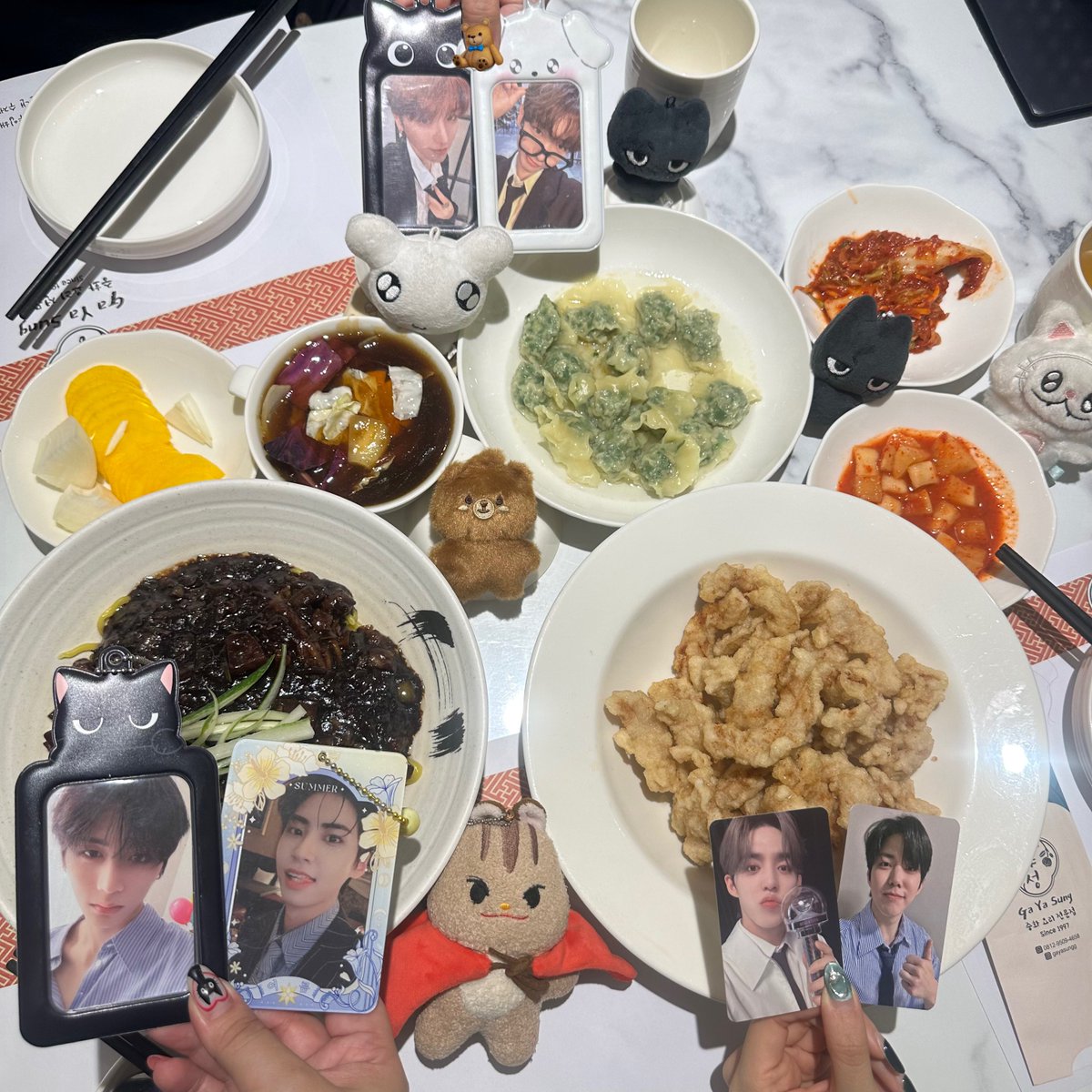 caramelfoxlatte's tweet photo. 오랜만 친구야 ㅎㅎ😣💸

@makethmyung @sssubss @xiaofaan https://t.co/omVVVmAjOO